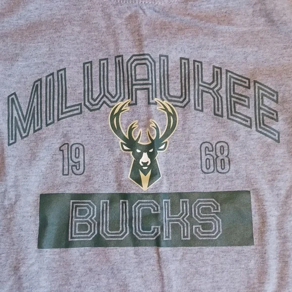 Kids Small Milwaukee Bucks 47 Shirt #eshopchicago - Picture 2 of 4